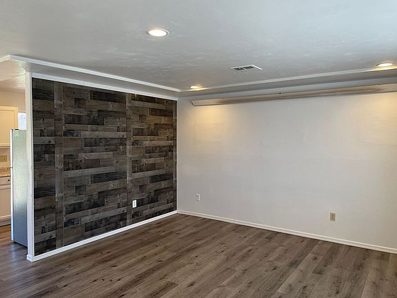 3rd image of 3050 N Date Creek Dr