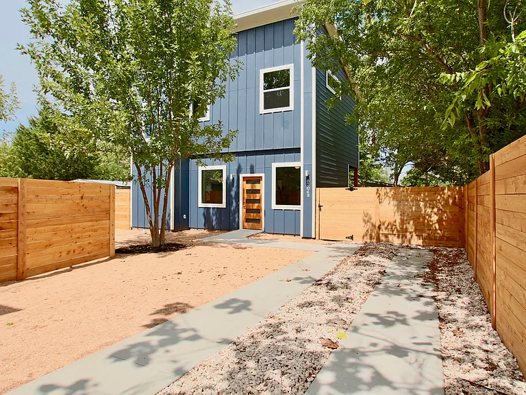 6204 Langham St — Photo 2