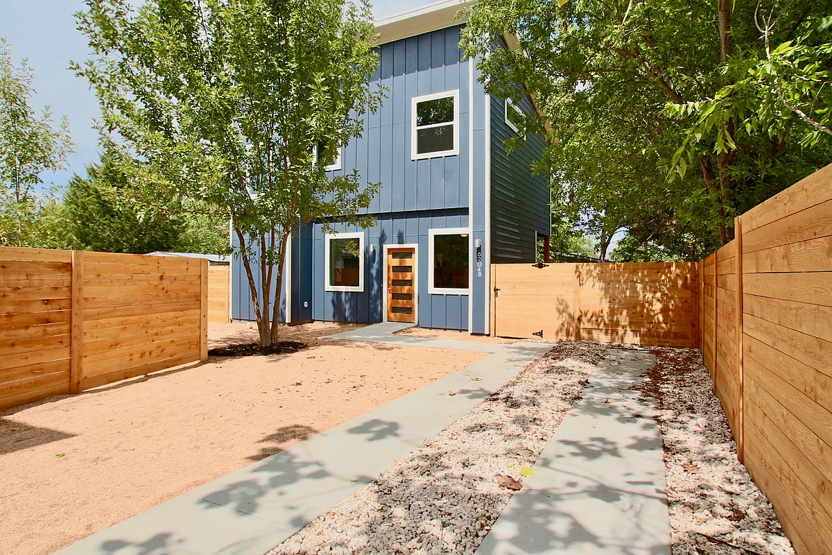 Building Photo - 6204 Langham St