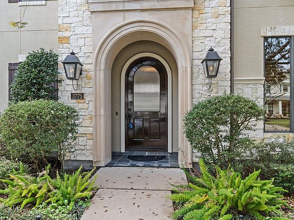 2nd image of 3775 Drake St