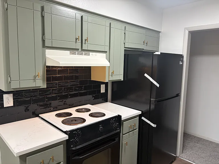905 E Moore Ave — Photo 3