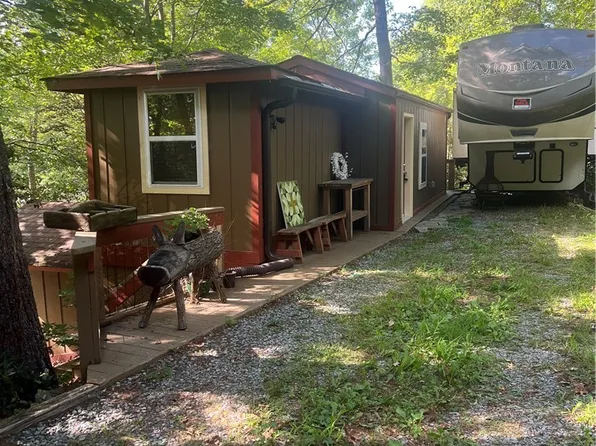 21 Dogwood Lane, Newland, NC 28657