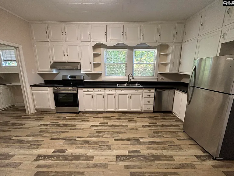 161 Columbia Ave — Photo 7