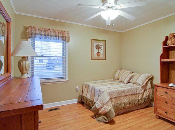 5th image of 1303 Forest Ave