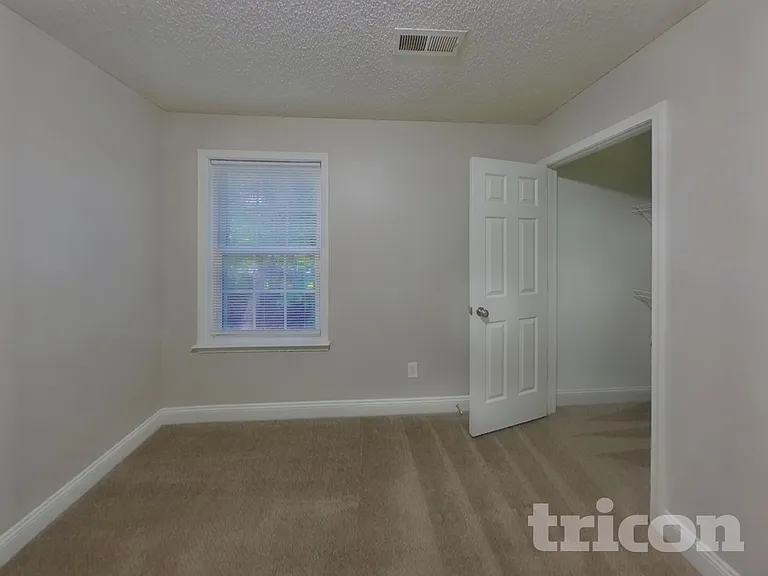 13706 Traherne Ct — Photo 14