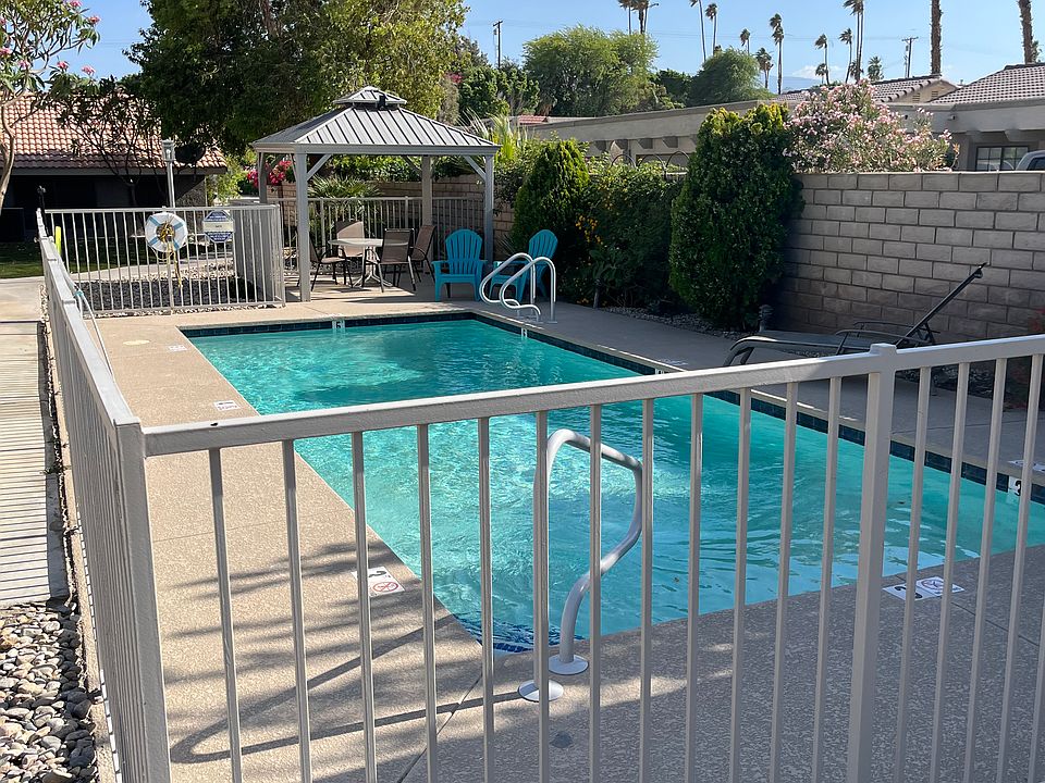 Community pool