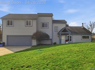 3357 Giddings Blvd, Highland, MI 48356