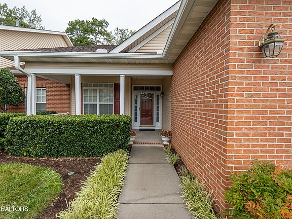 3rd image of 9121 Kettering Way