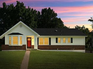 16508 E Crackerneck Rd, Independence, MO 64055