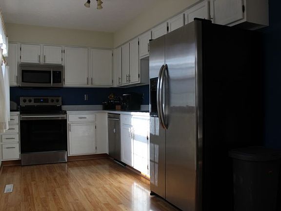 2nd image of 114 Valley St