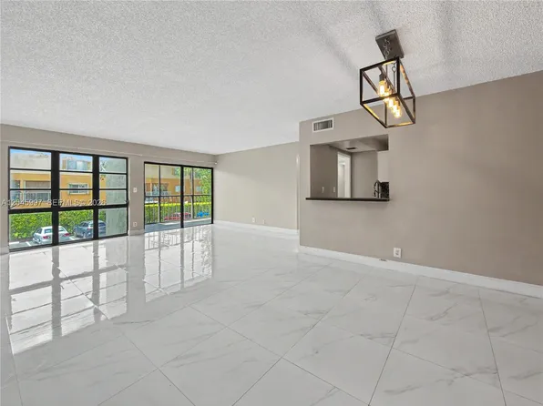 14203 SW 66th St APT 103, Miami, FL 33183