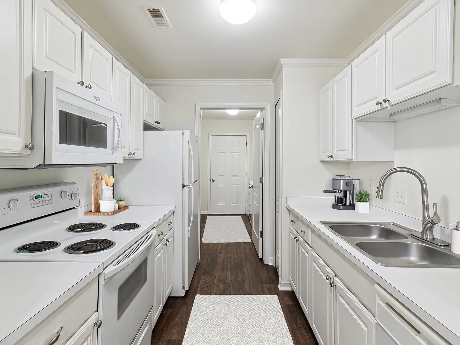 Westbury Apartments — Photo 2