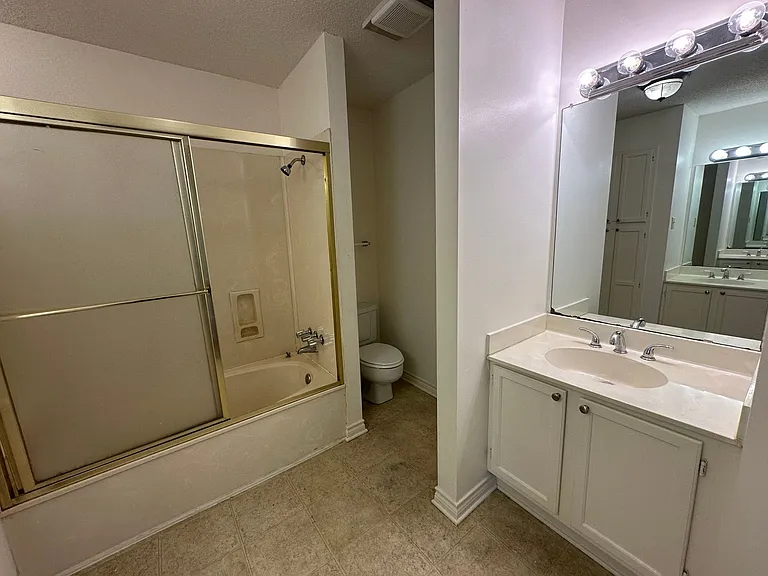 5885 Creek Side Cir — Photo 28