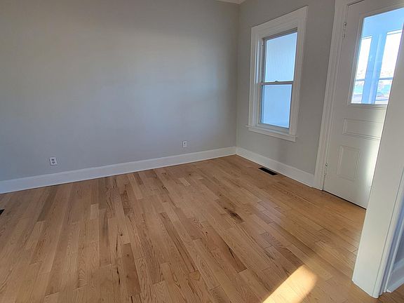 3rd image of 200 Water St