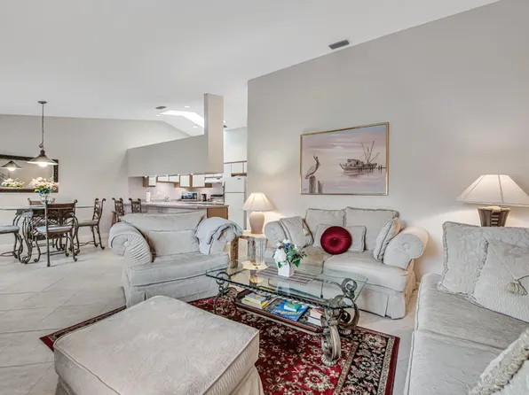 815 Andrew Redding Road #202, Lantana, FL 33462