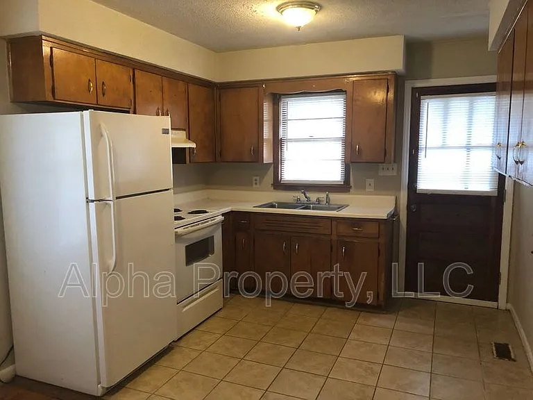 300 Amherst Dr #B — Photo 9
