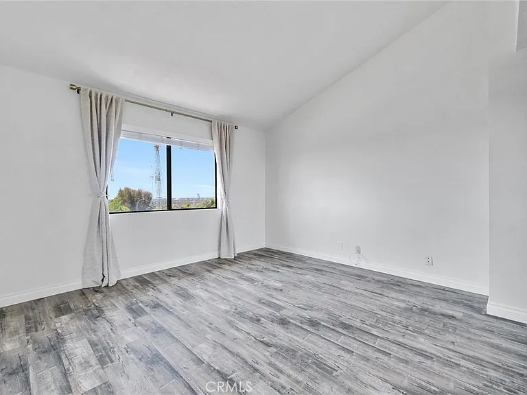 2215 Molino Ave #2215B — Photo 30