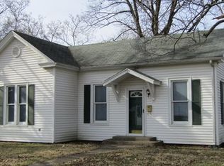 504 Johnson St, Carlinville, IL