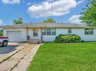 700 S 6th St, Lone Wolf, OK 73655