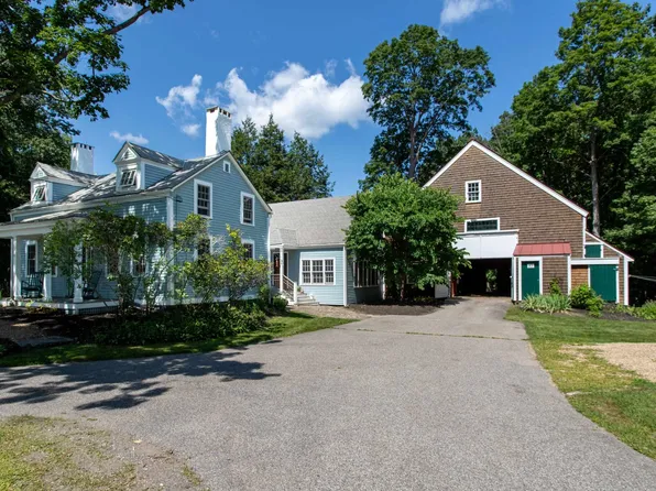 83 Walnut Avenue, North Hampton, NH 03862