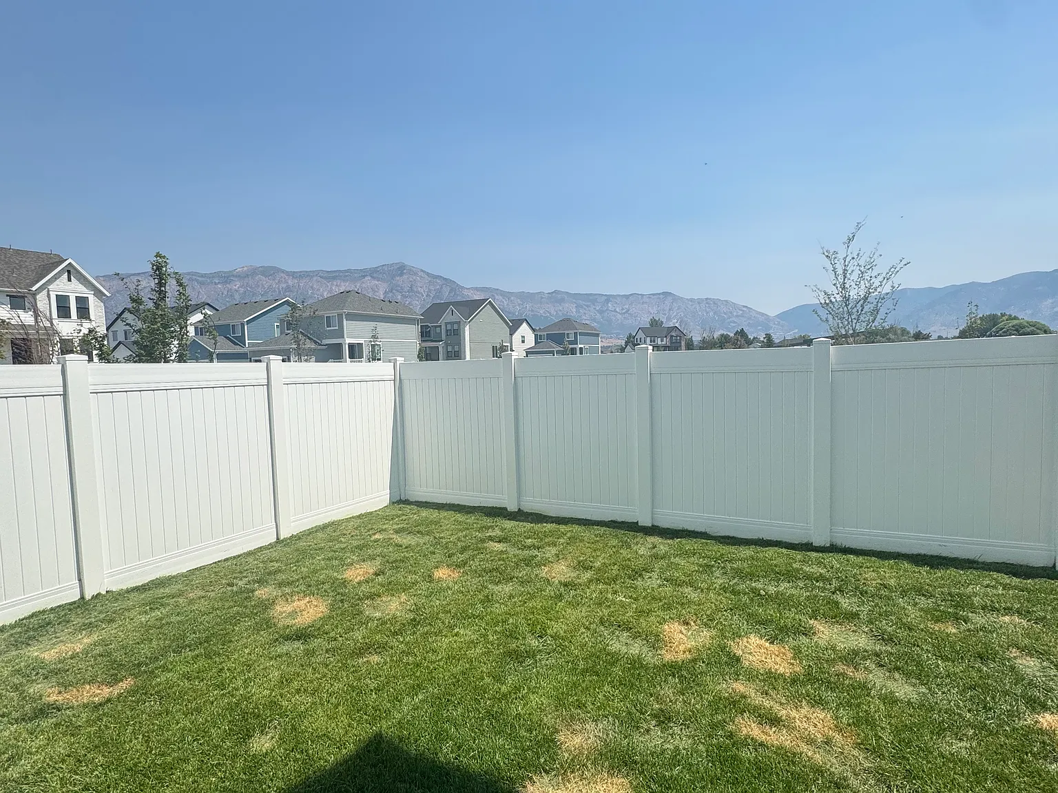 4 bed, 2200 sqft, $3,220 — Photo 2