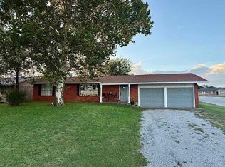 200 Arden St, Bowie, TX 76230