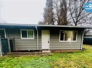 723 SW Bridge St, Grants Pass, OR 97526