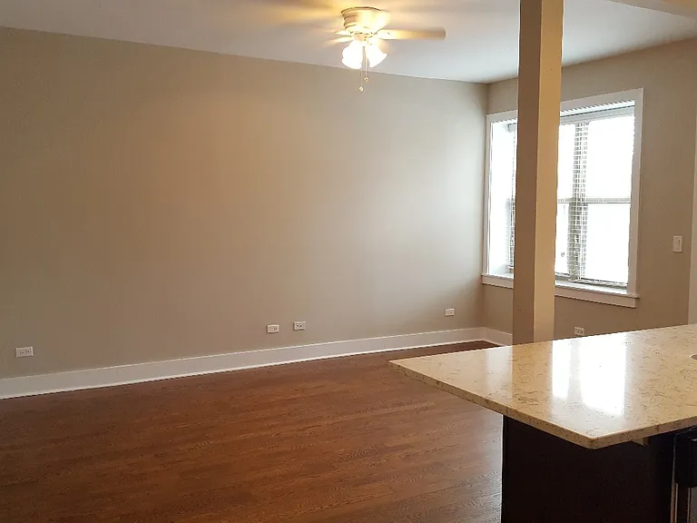 Iowa Terrace — Photo 16