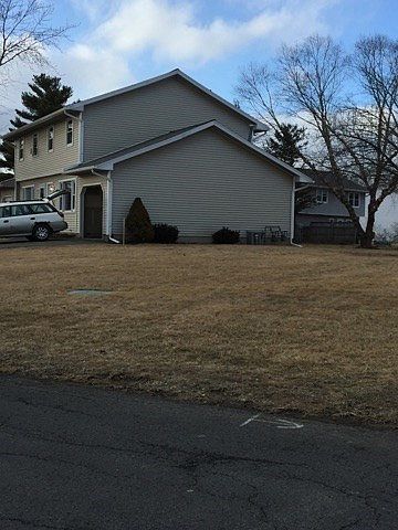 2nd image of 29B Barry Ct