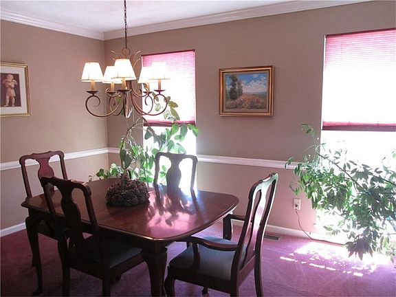 5th image of 131 Stonewood Dr