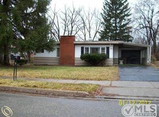692 Bagley St, Pontiac, MI 48341