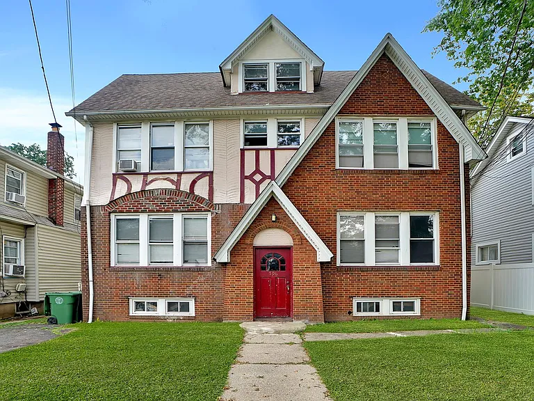 706 Chestnut St — Photo 1