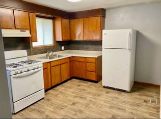 709 N 12th St, Elwood, IN 46036
