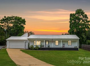 2054 Hickory Hills Dr, Denver, NC 28037