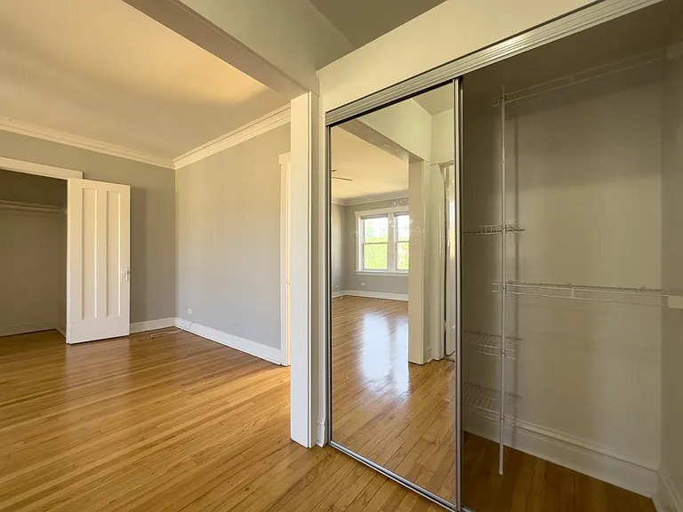 4402 N Rockwell St #4 — Photo 18