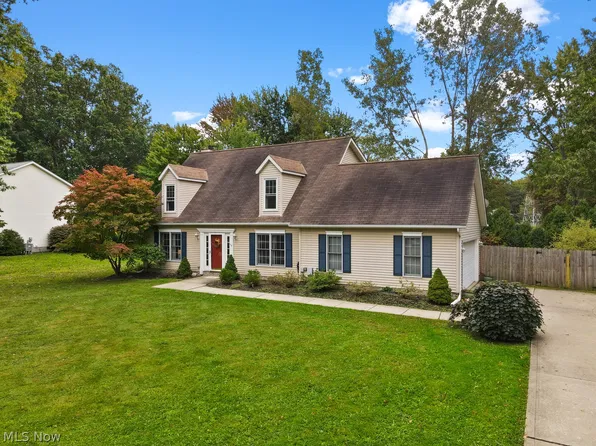 1430 Amberwood Ln, Painesville, OH 44077