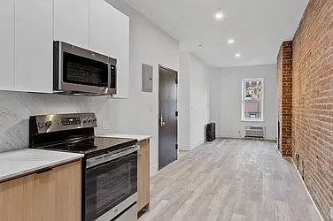 Rented by R New York