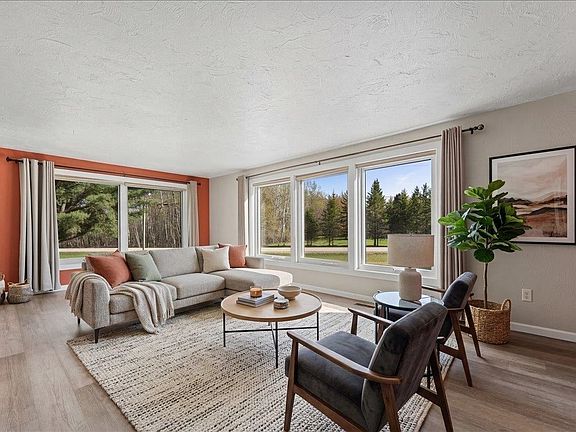 3rd image of 4482 Forest Rd