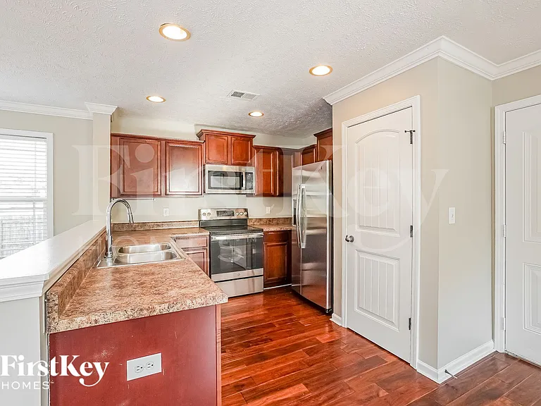 1309 Loren Cir — Photo 6