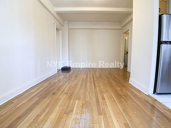 3rd image of 301 E 38th St APT 15G