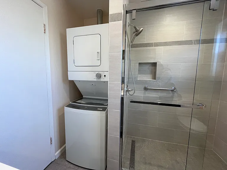 979 Ponderosa Ave #D — Photo 3