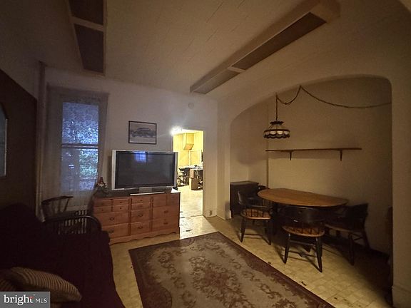 5th image of 721 Columbia Ave