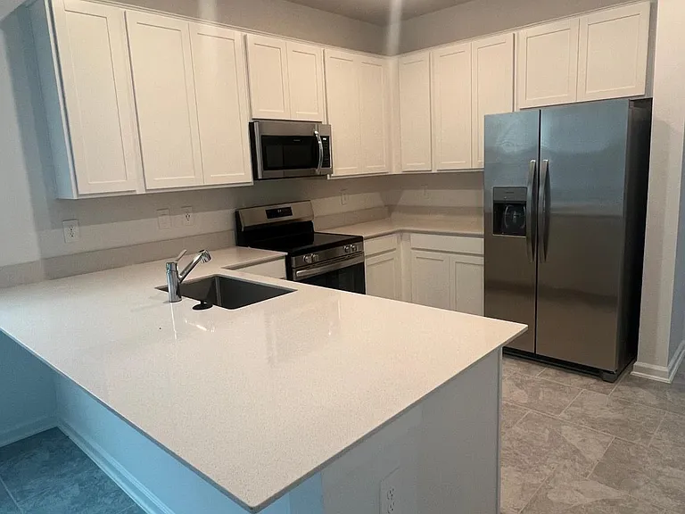 3263 Laurent Loop — Photo 10