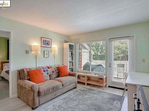 3rd image of 132 Bayside Ct #132