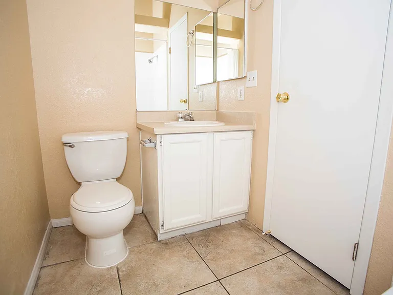 3926 Lincoln Rd — Photo 12