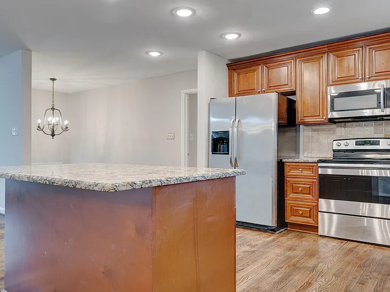 3404 Jones Dr — Photo 8