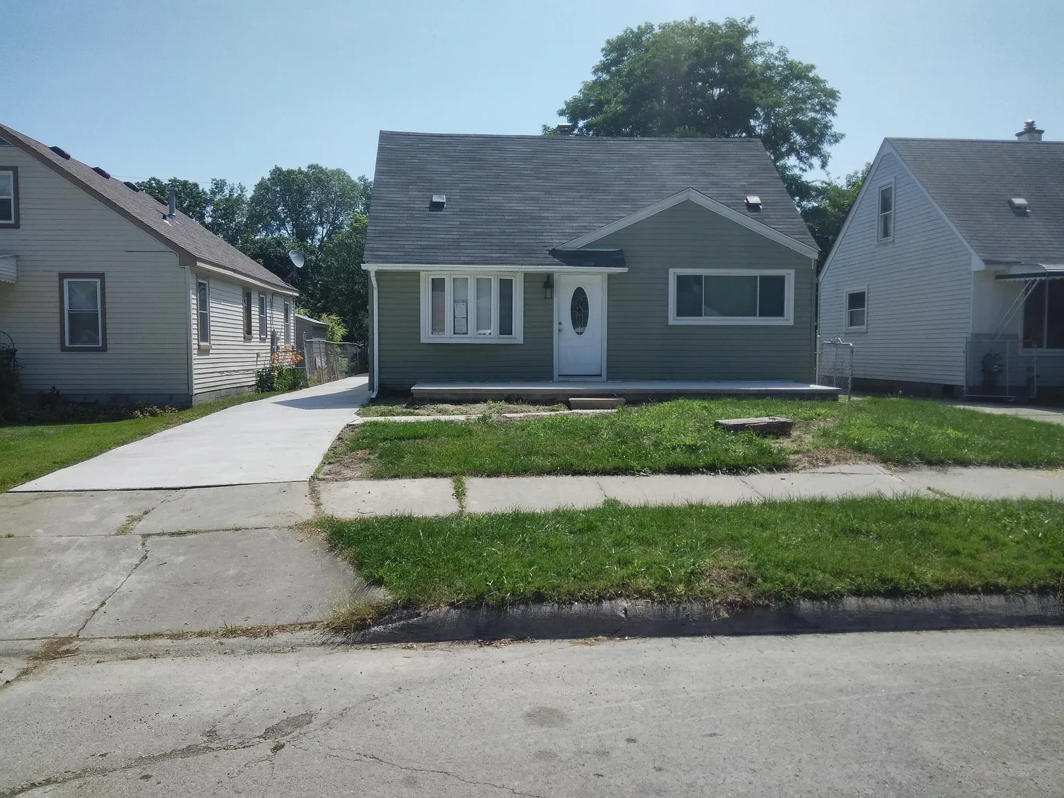 5 bed, 1950 sqft, $2,000 — Photo 1