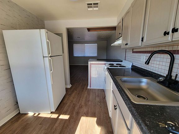 3rd image of 1517 W Thomas Rd APT 4