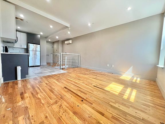 2nd image of 2807 Snyder Ave #1F