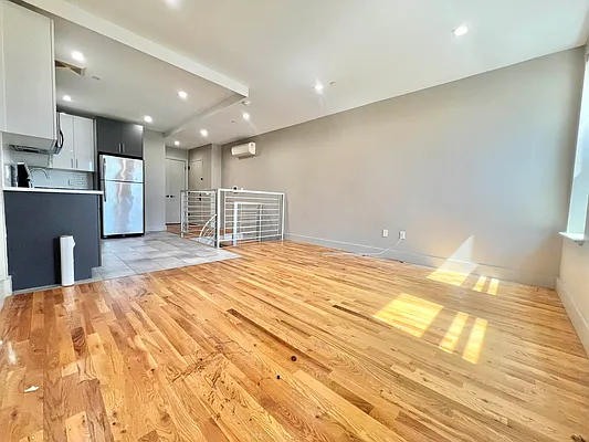 Rented by ERNY LLC | media 19